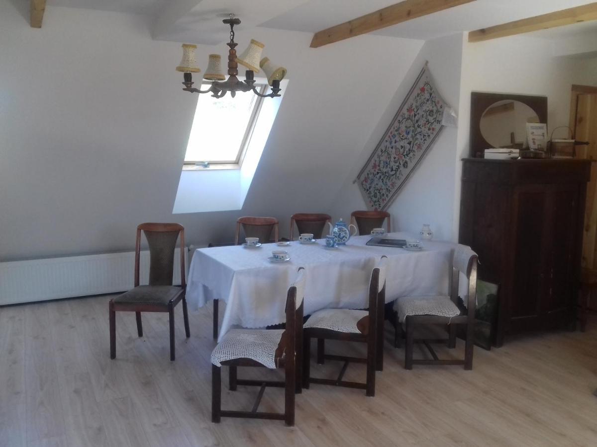 Izdebka W Zaciszu Bed and Breakfast Czarna Dabrowka Exteriör bild
